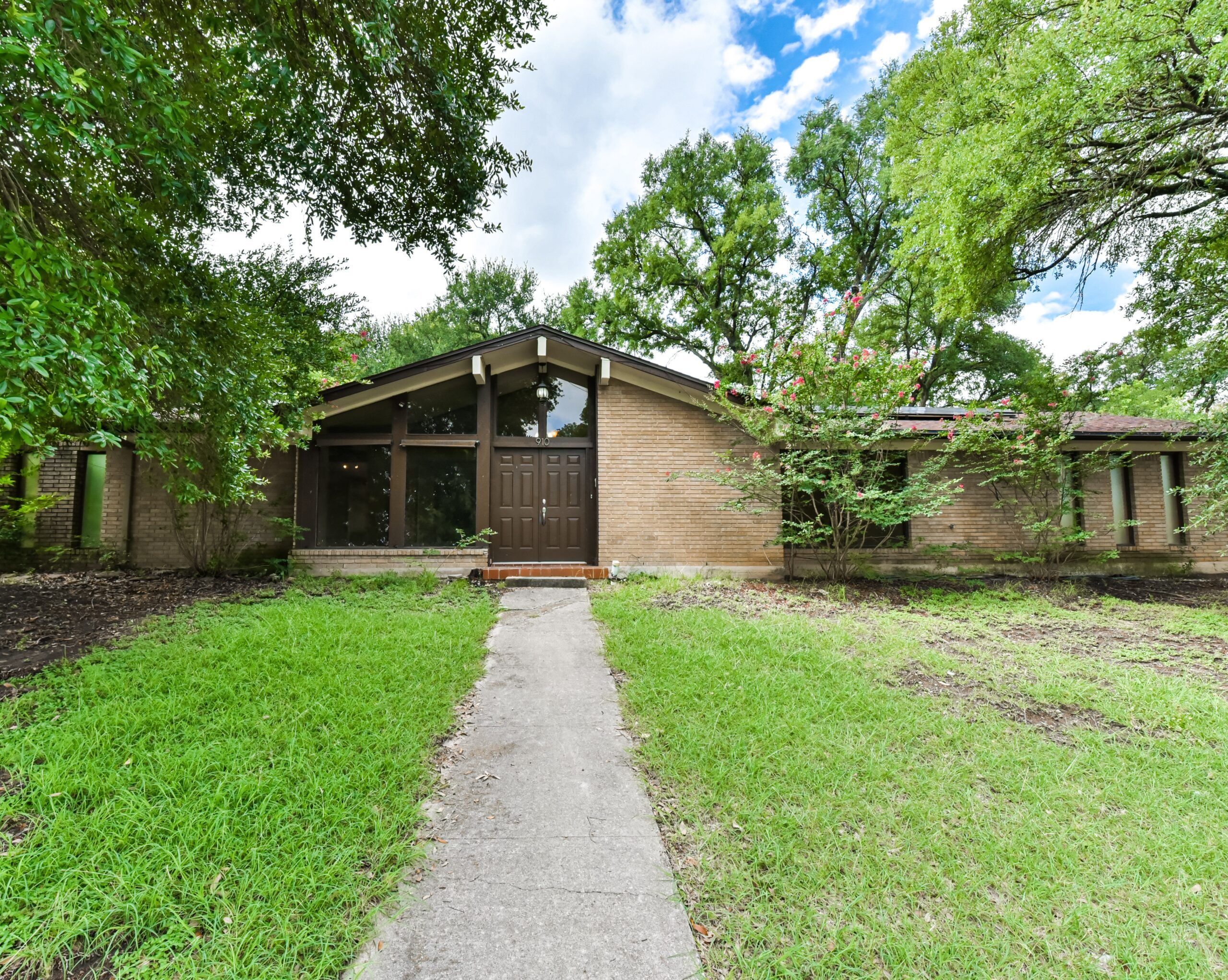 Your Home Sold Guaranteed Realty - The Salas Team