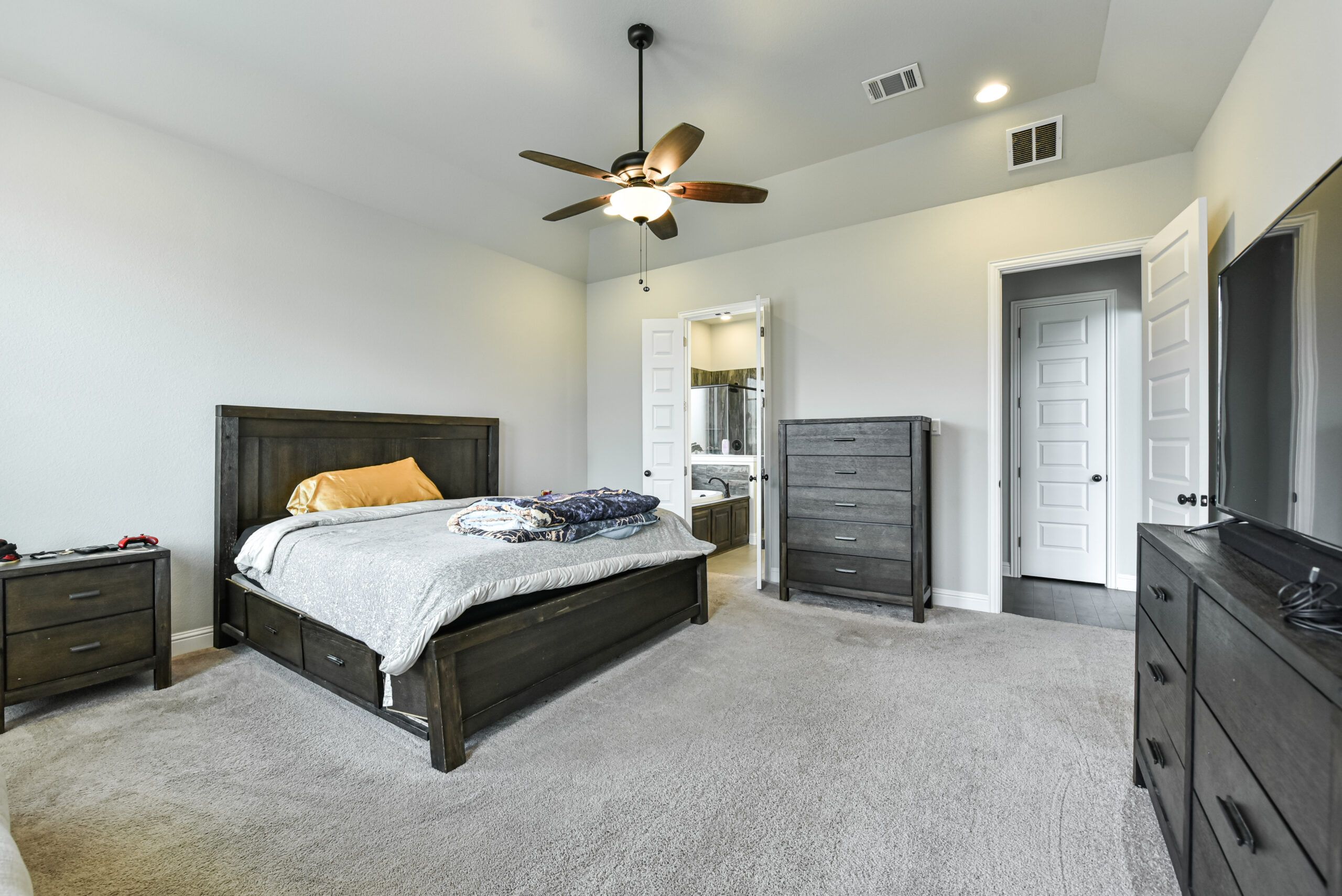 Your Home Sold Guaranteed Realty - The Salas Team