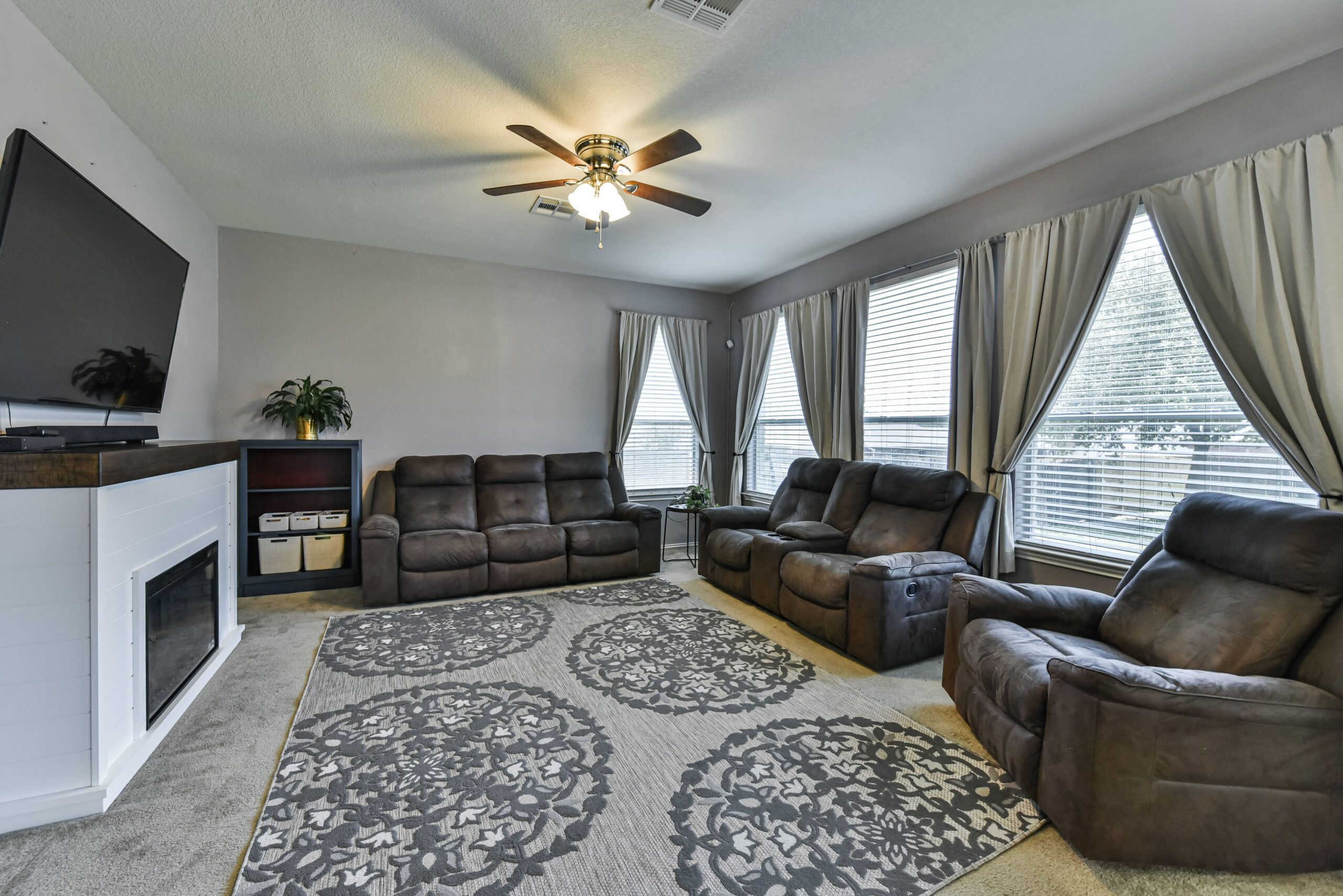 Your Home Sold Guaranteed Realty - The Salas Team