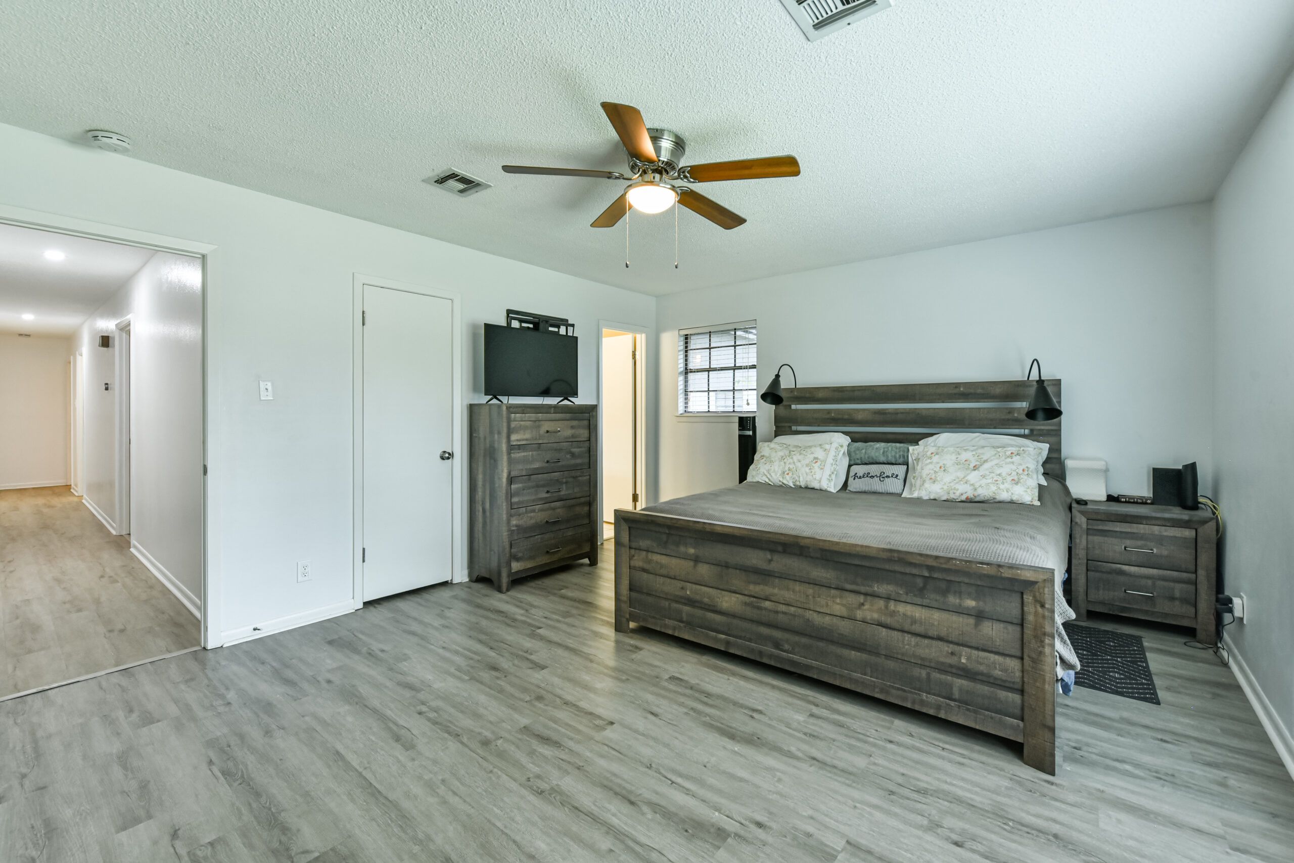 Your Home Sold Guaranteed Realty - The Salas Team
